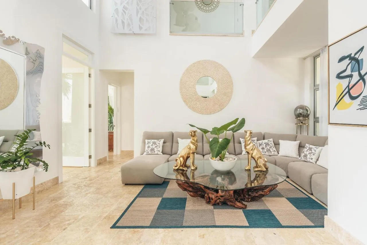 Luxury Lakefront Vacation Paradise! Punta Cana Villa