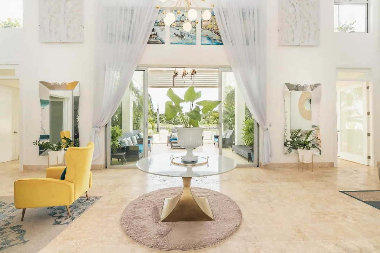 Villa Luxury Lakefront Vacation Paradise! Punta Cana