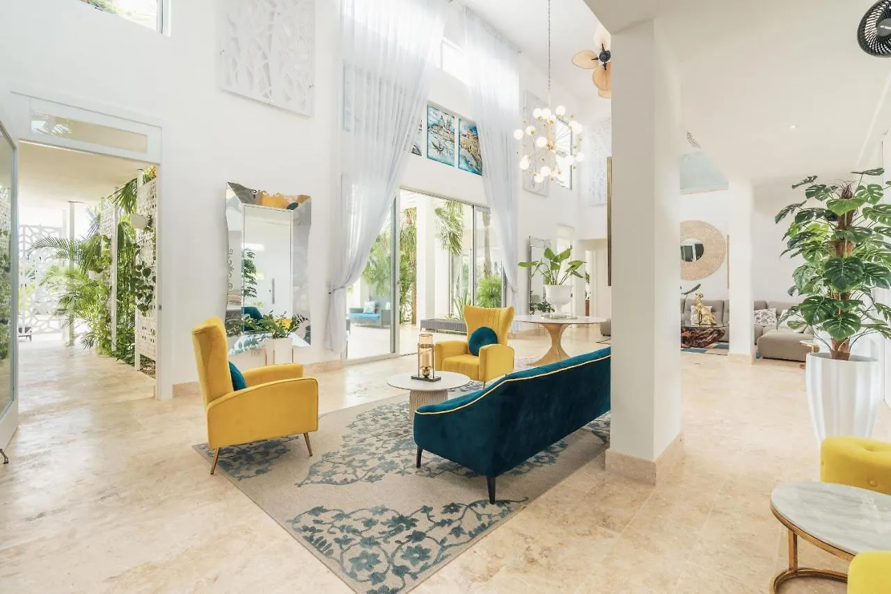 Luxury Lakefront Vacation Paradise! Punta Cana Villa