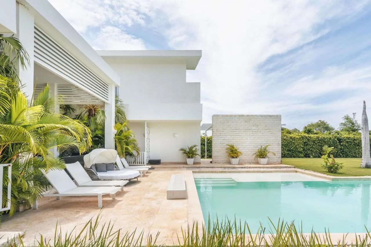 Luxury Lakefront Vacation Paradise! Punta Cana