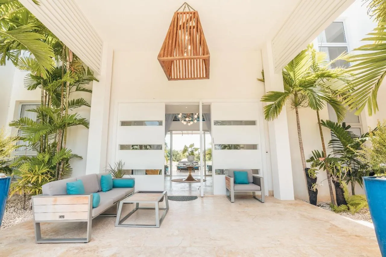 Villa Luxury Lakefront Vacation Paradise! Punta Cana