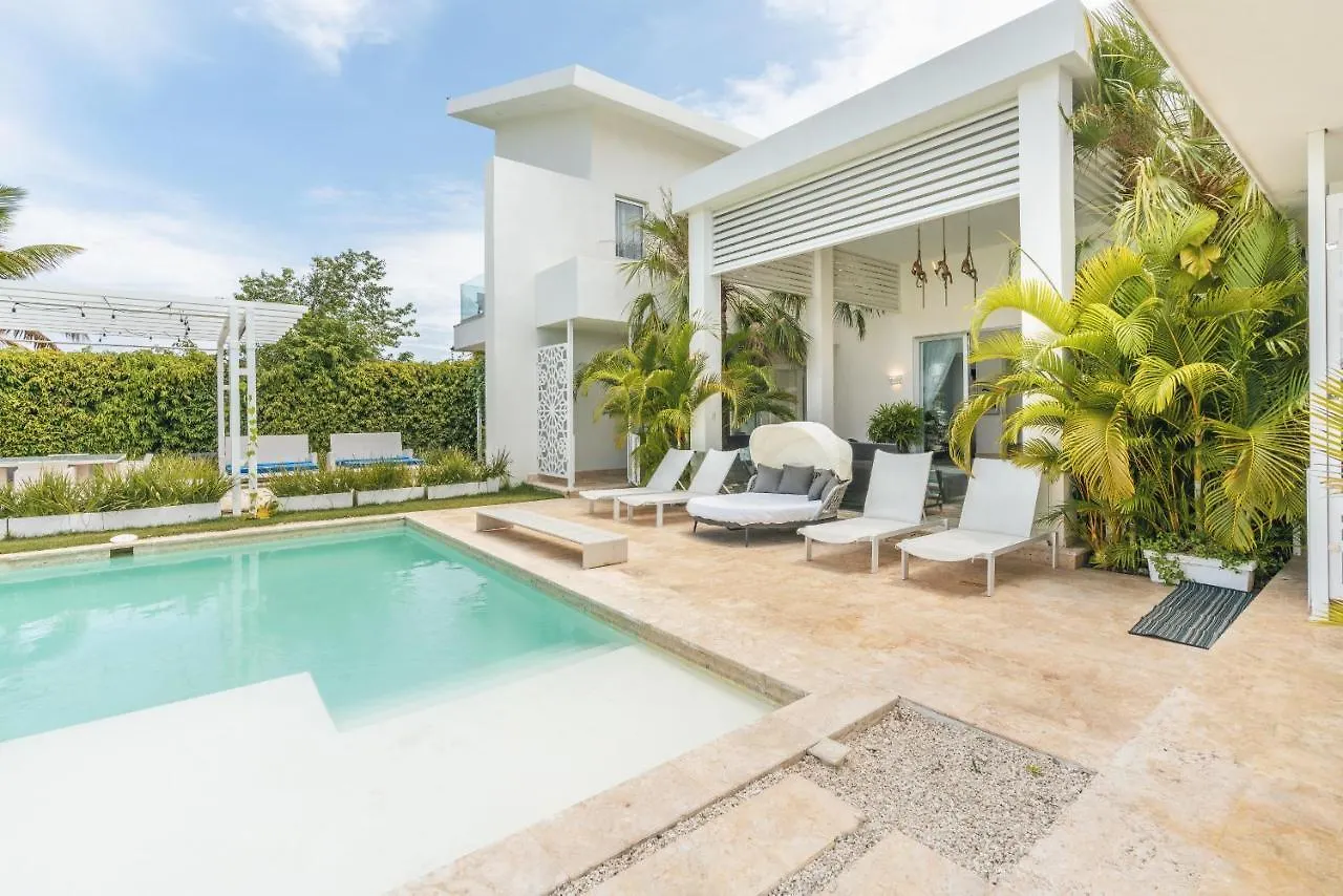 Luxury Lakefront Vacation Paradise! Punta Cana
