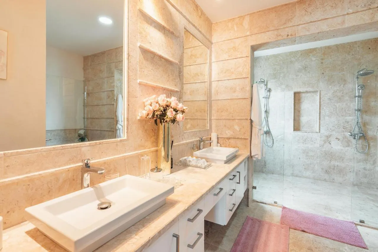 Luxury Lakefront Vacation Paradise! Punta Cana Villa