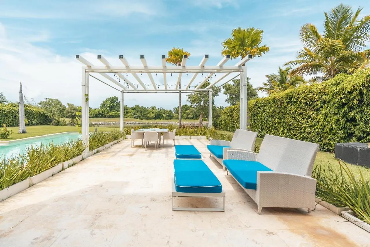 Villa Luxury Lakefront Vacation Paradise! Punta Cana