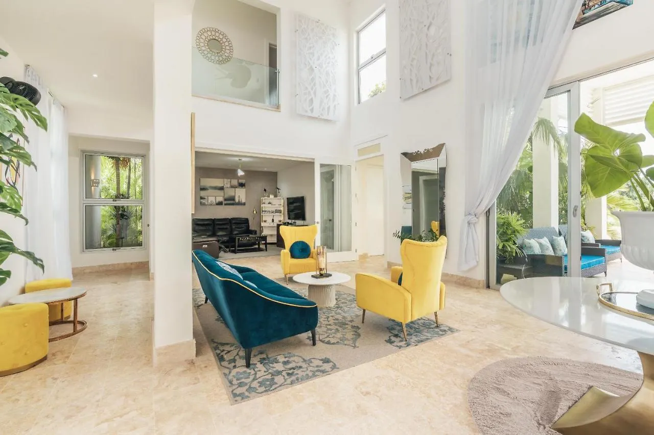 Luxury Lakefront Vacation Paradise! Punta Cana Villa