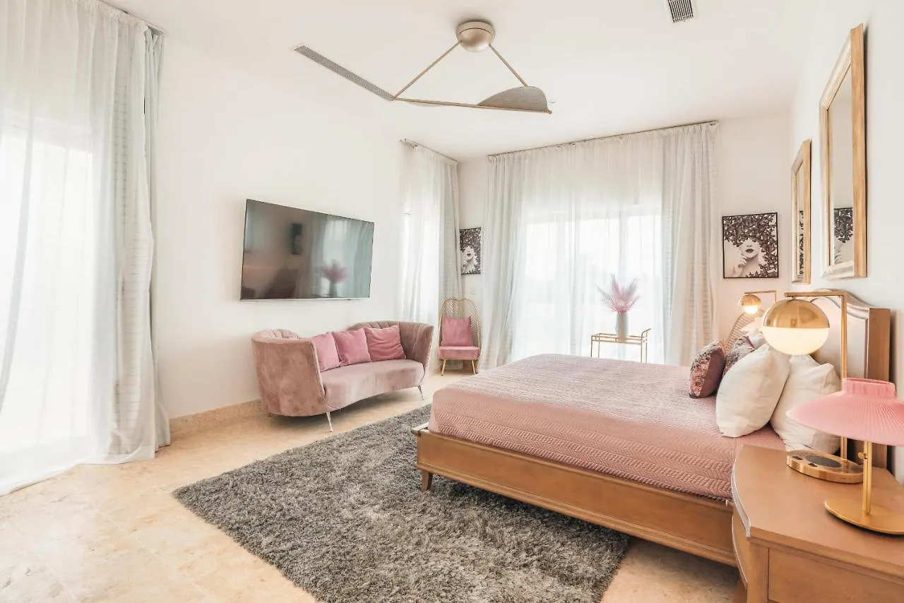 Villa Luxury Lakefront Vacation Paradise! Punta Cana